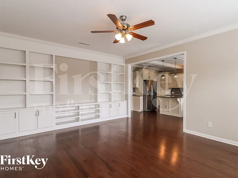 5112 Shorthorn Way — Photo 2