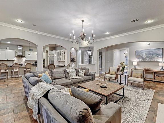 5th image of 5909 Laguna Cliff Ln