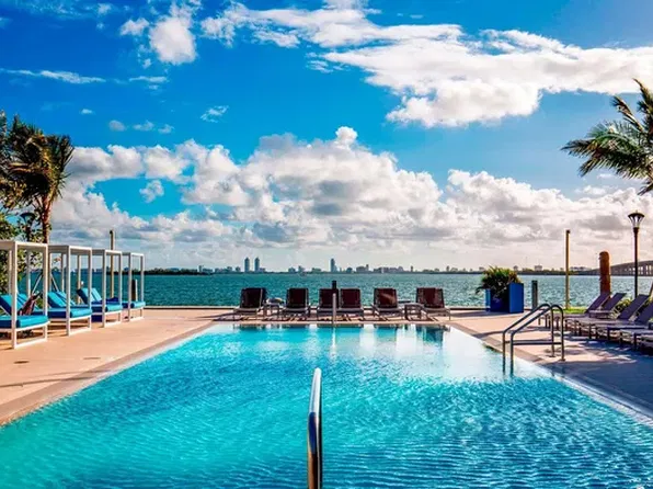 452 NE 39th St, Miami, FL