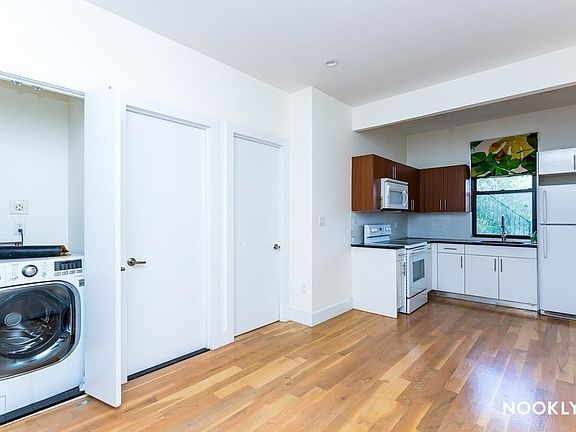 2nd image of 396 Cornelia St #3L