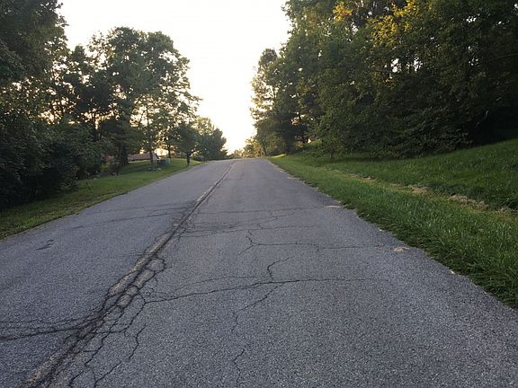4th image of 1858 Rolling Hills Dr