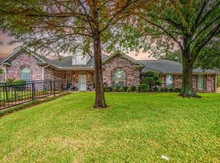 2107 Meadows Cir, Sherman, TX 75092