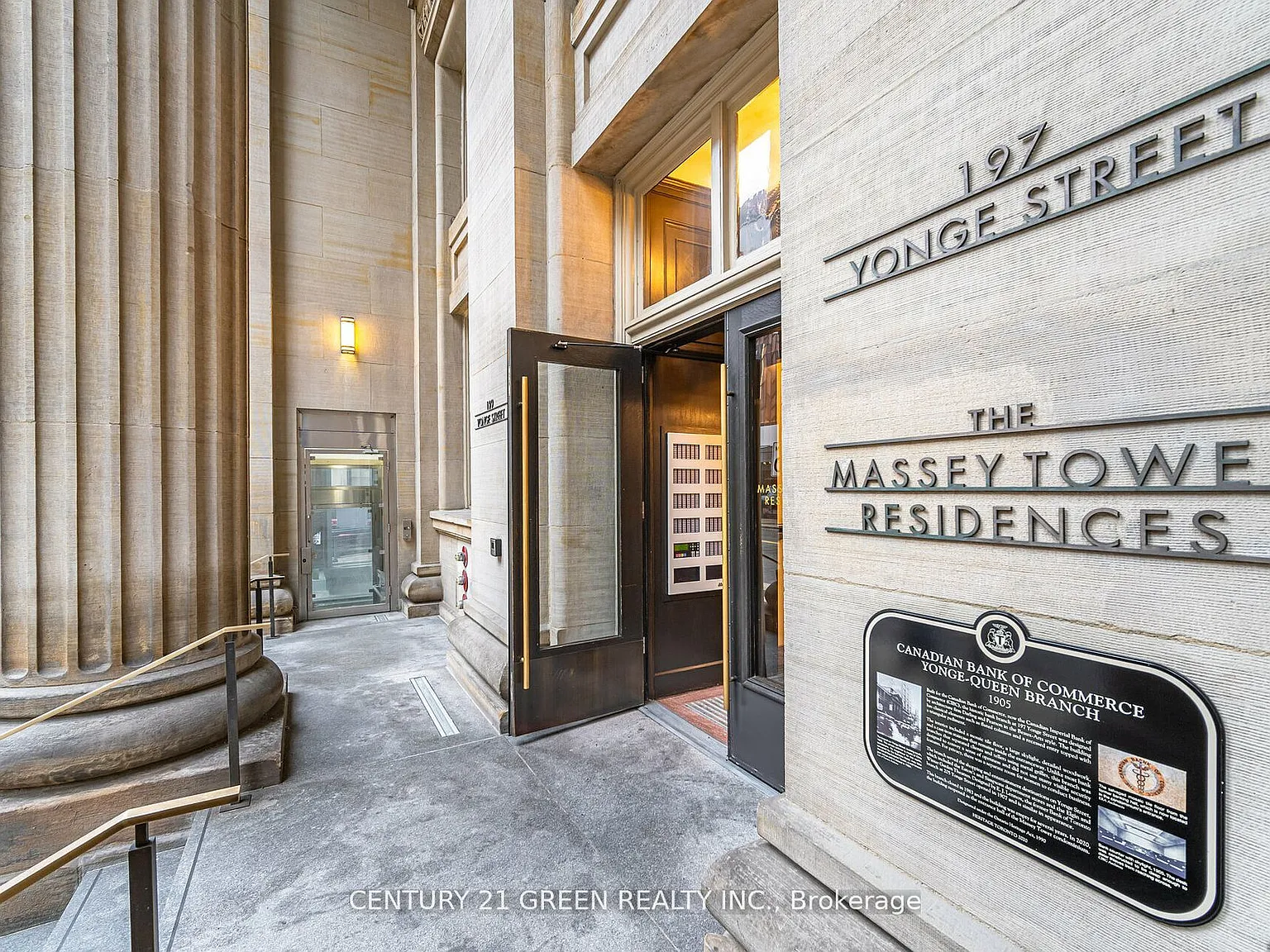197 Yonge St — Photo 2