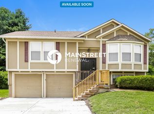 11712 Crystal Dr, Kansas City, MO 64134