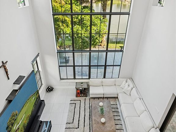 3rd image of 11515 Horizon Road