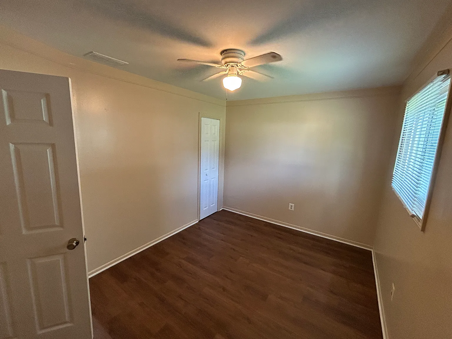 2 bed, 696 sqft, $1,200 — Photo 4