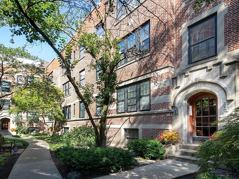 732 Hinman Ave #1E — Photo 2