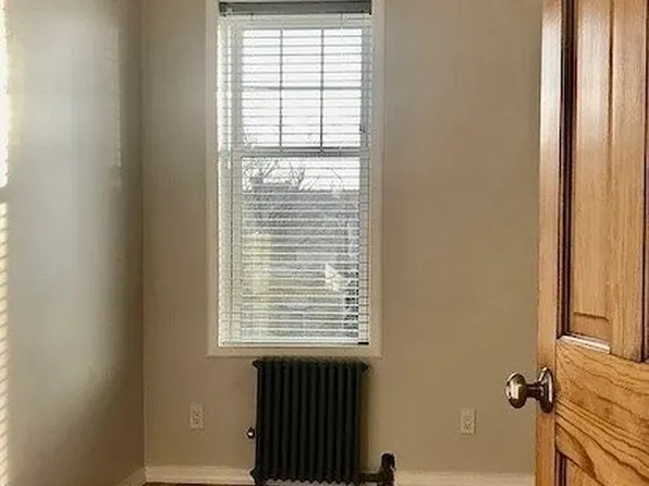 25-54 37th Street image 30 of 36