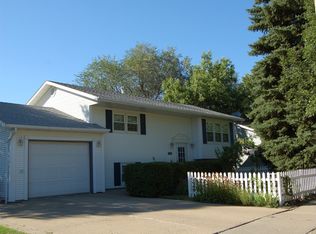 1918 Ryan Dr, Bismarck, ND 58501