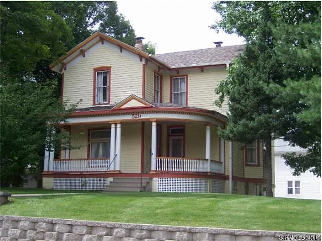 529 Hillsboro Ave photo 1