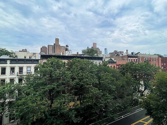 4th image of 57 W 106th St APT 6B