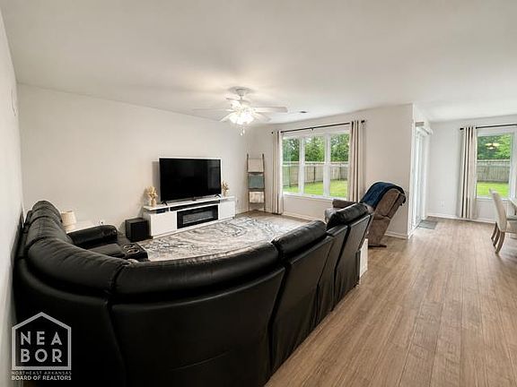 4th image of 117 Terry Dr