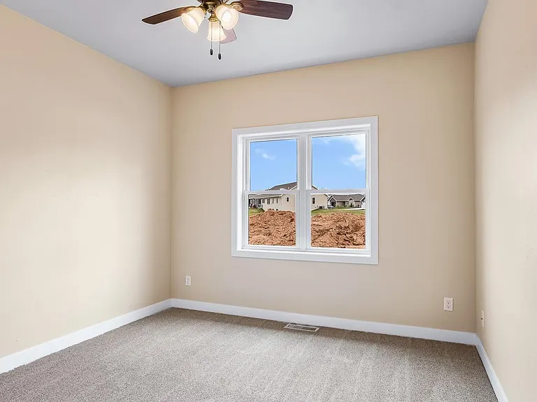N8739 Connor Cir — Photo 11