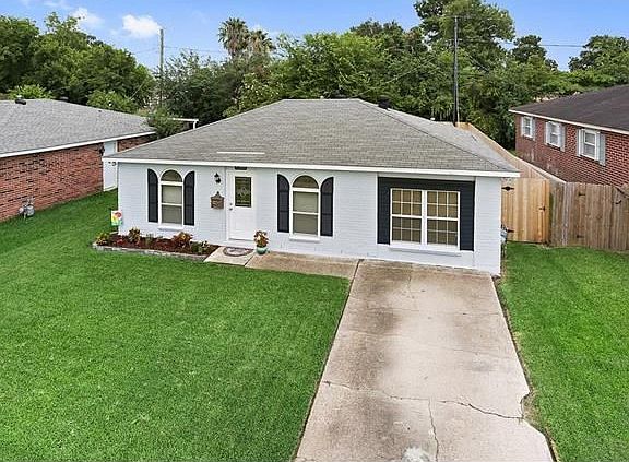 2nd image of 4208 E Loyola Dr