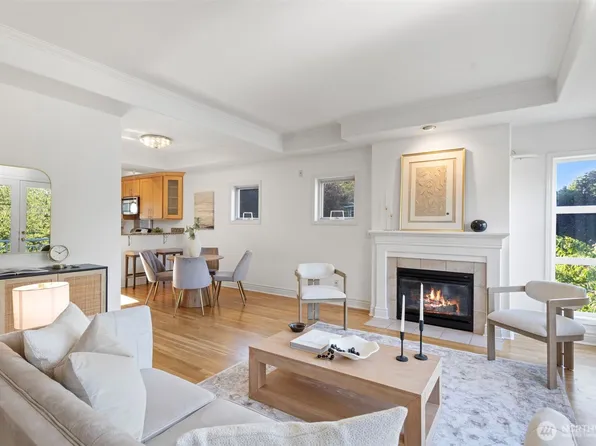 2301 W Crockett Street, Seattle, WA 98199