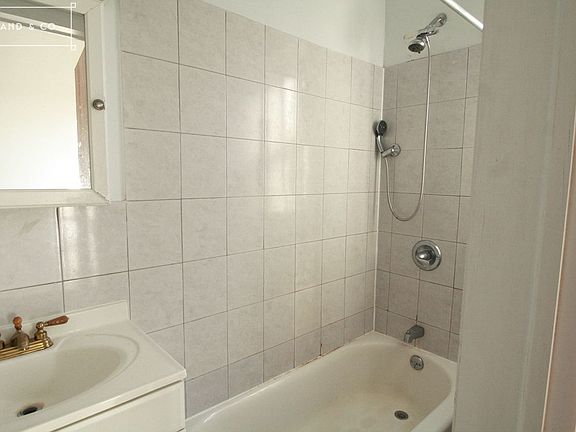 4th image of 651 Manhattan Ave APT 4R