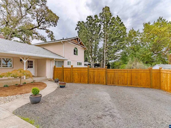2170 Turnage St NW, Salem, OR 97304