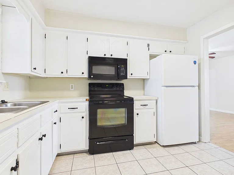 4663 SE Brighton Dr — Photo 9