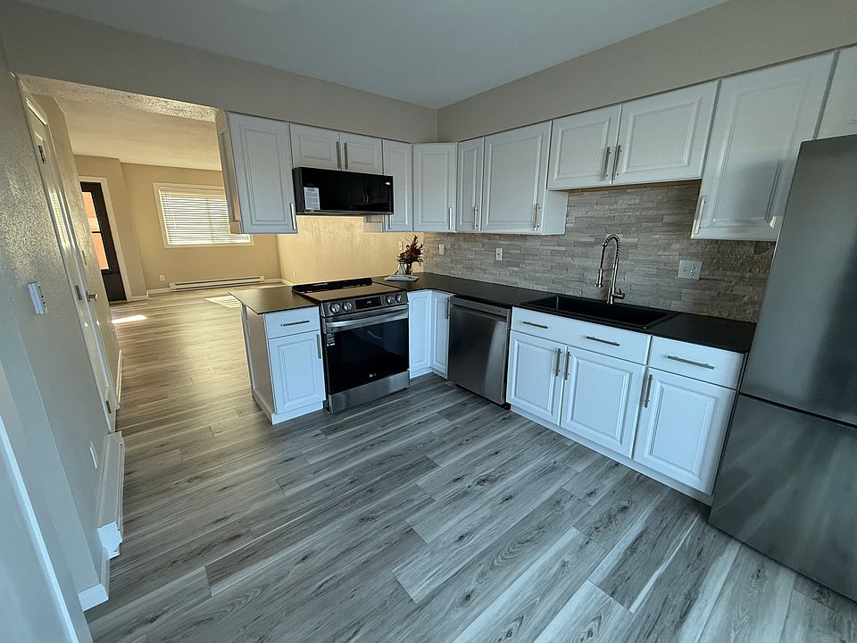 1st image of 9 Granada Ct