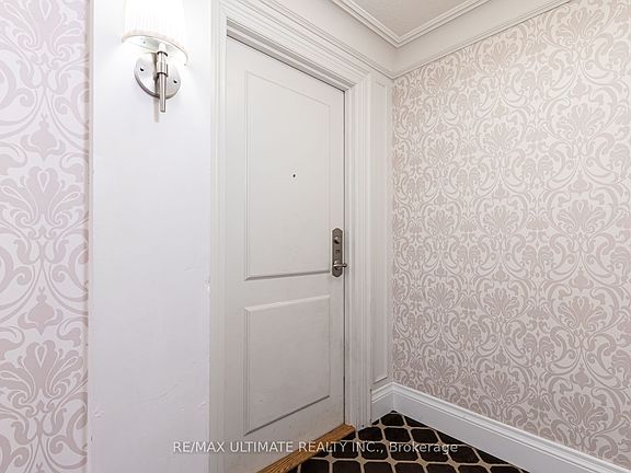 4th image of 25 Greenview Ave #319