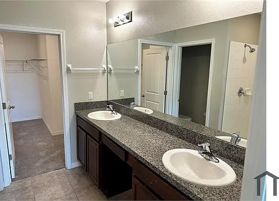 15706 Greenleaf Bay St — Photo 17