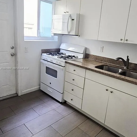 615 82nd St #1 — Photo 9