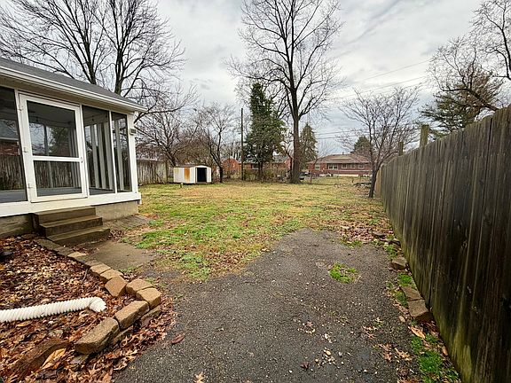 3rd image of 3323 Dean Dr