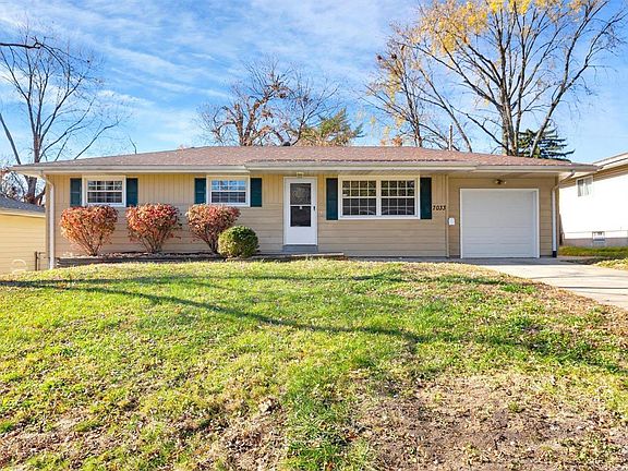 3rd image of 7033 Laupher Ln
