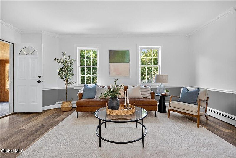 5th image of 137 Viall Avenue