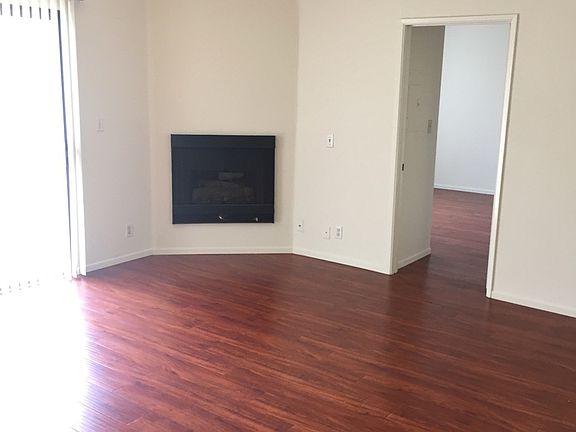 3rd image of 153 N Oak Knoll Ave APT 106