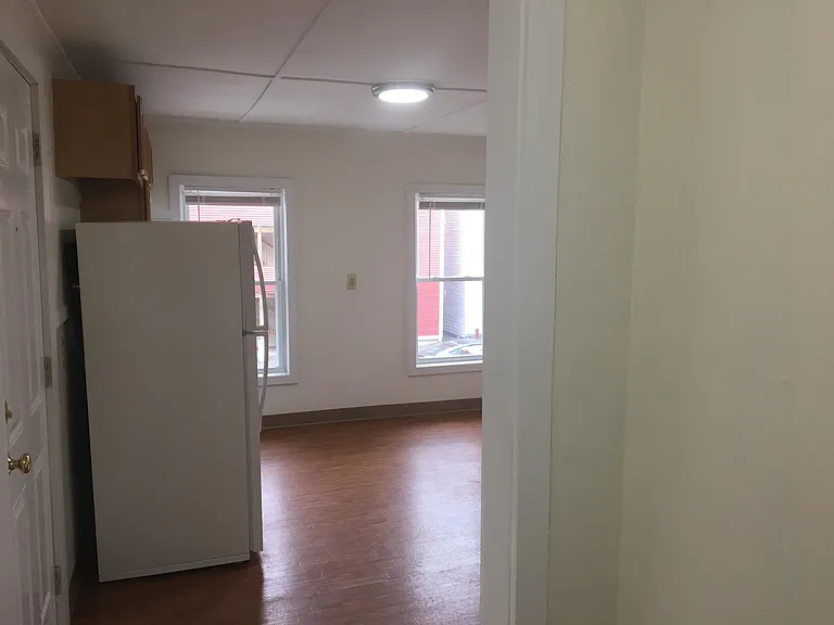 82 3rd St #2E — Photo 16