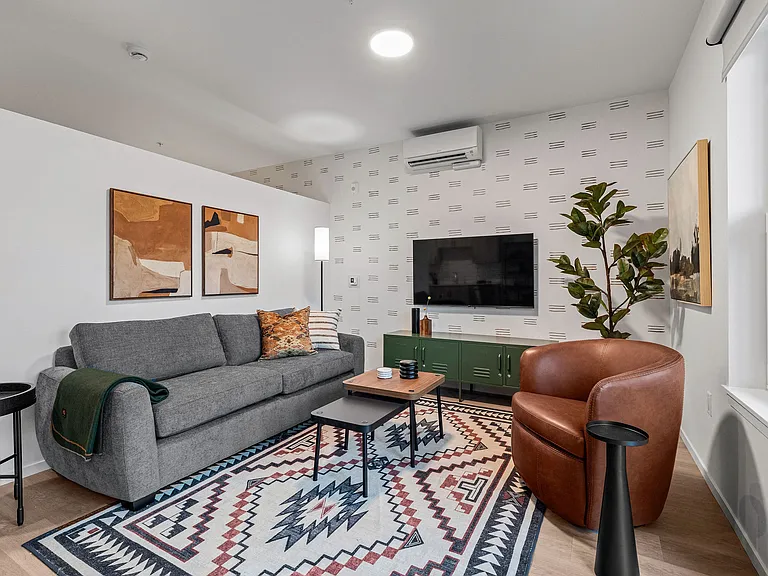Motto Apartments — Photo 19