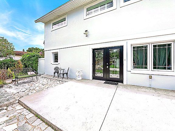 5th image of 1790 Ezelle Ave