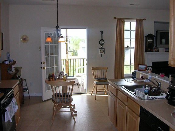 B'fast Rm to Screen Porch