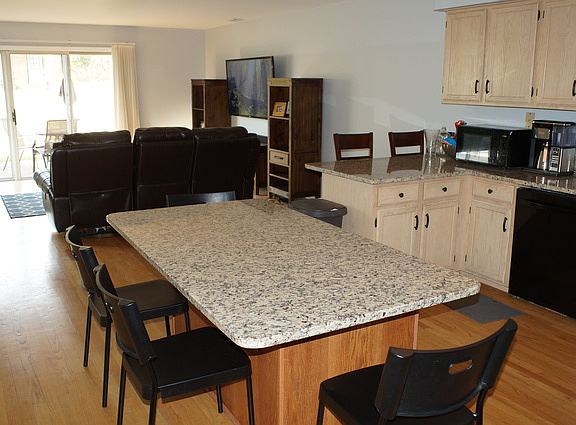 5th image of 311 Creekside Dr APT A