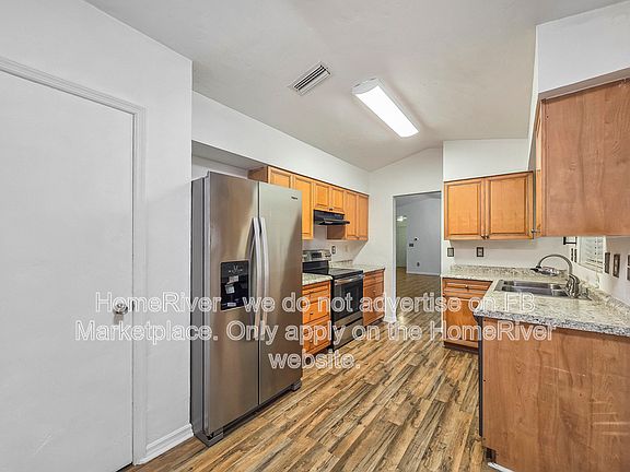 3rd image of 4325 NE 3rd Ct