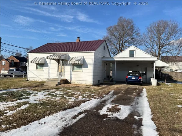 975 Burdette Addition Dr, Pt Pleasant, WV 25550