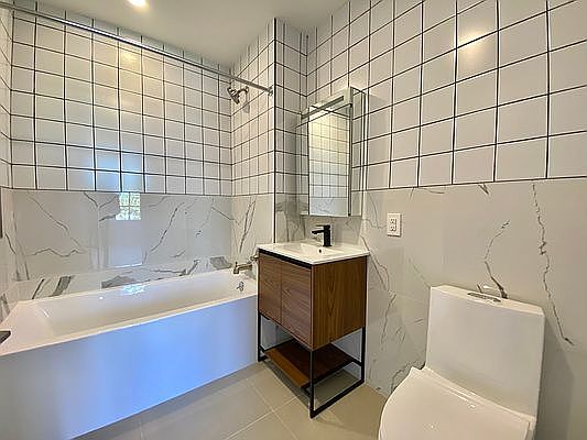 5th image of 980 Bergen St APT 4