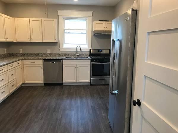 1st image of 2613 Robertson Ave