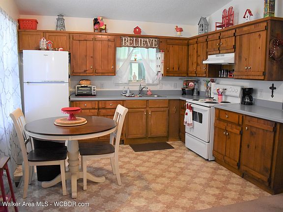 4th image of 265 Trenton Dr