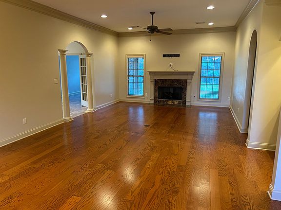 2nd image of 3912 Oak Colony Dr