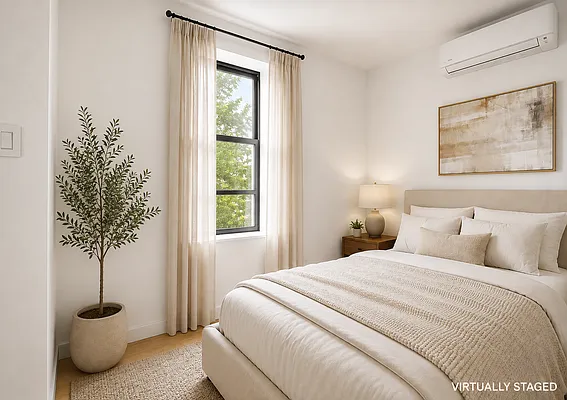 Bedroom, photo 2