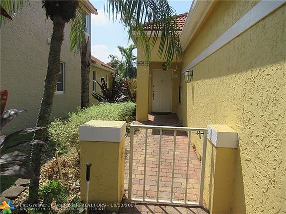 PRIVATE SIDE ENTRANCE