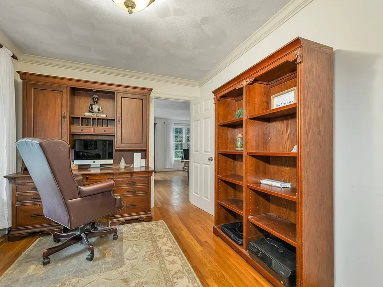 8 Hemlock Ln — Photo 15