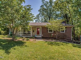 262 Iroquois Rd, Oak Ridge, TN 37830