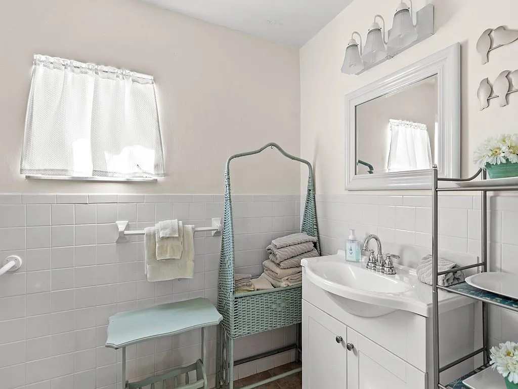 2 bed, 1170 sqft, $5,000 — Photo 4