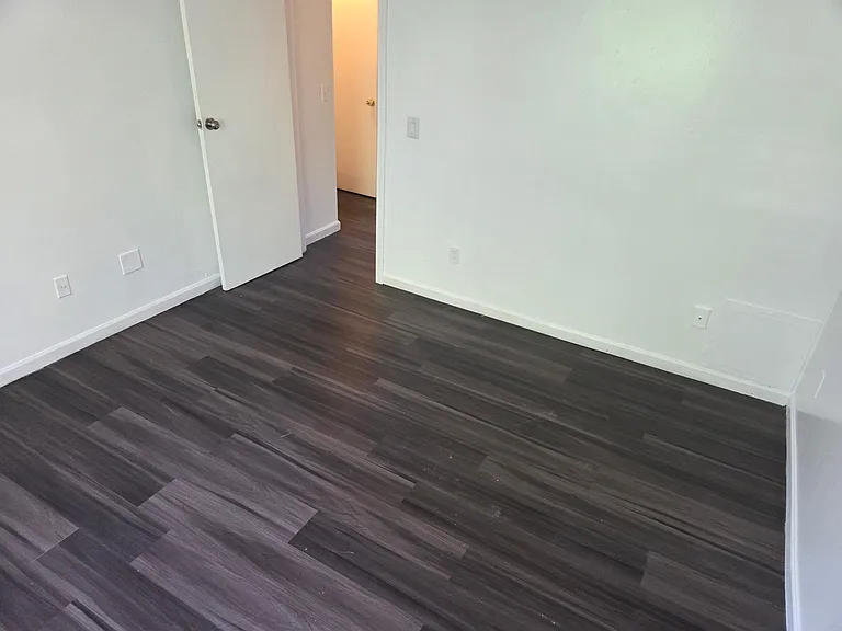 667 Hill St — Photo 5