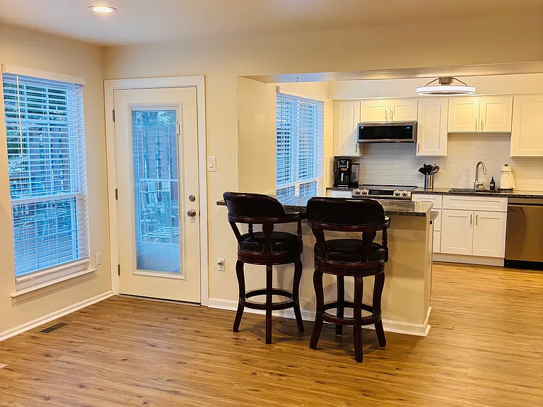 1706 McNelis Dr — Photo 9