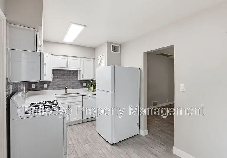 1721 E Moreland St #2 — Photo 9