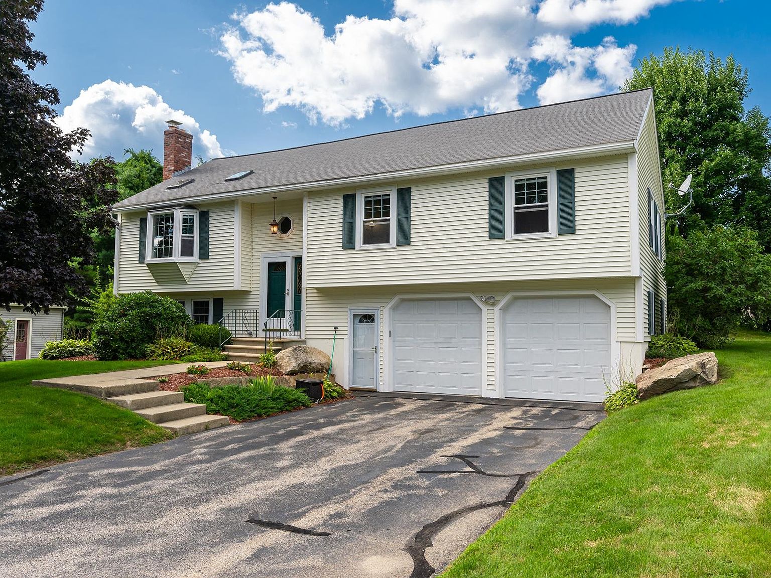5 Pinehurst Street, Hudson, NH 03051 MLS 4966902 Zillow